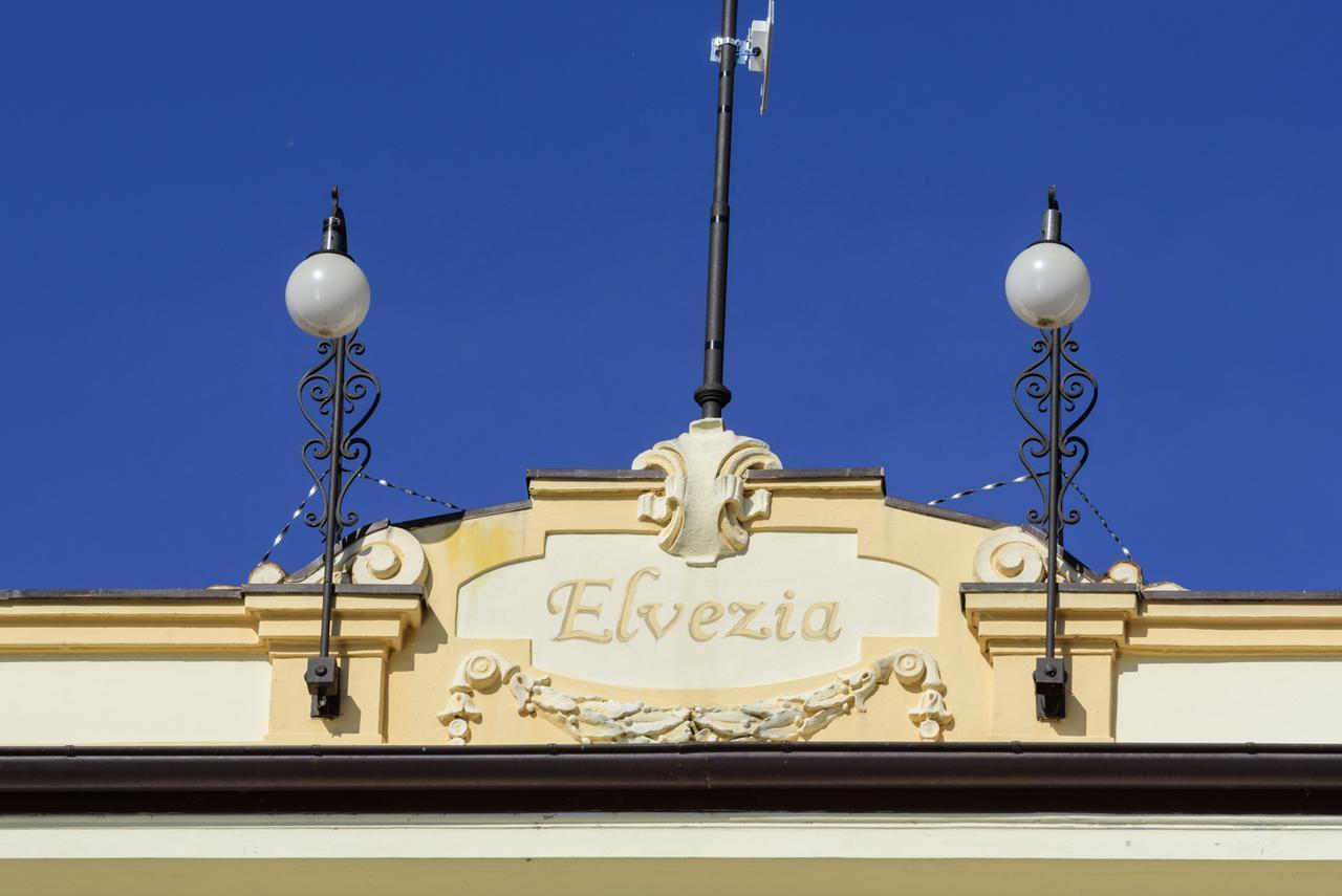 סטרסה Boutique Hotel Elvezia מראה חיצוני תמונה