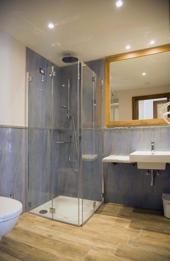סטרסה Boutique Hotel Elvezia מראה חיצוני תמונה