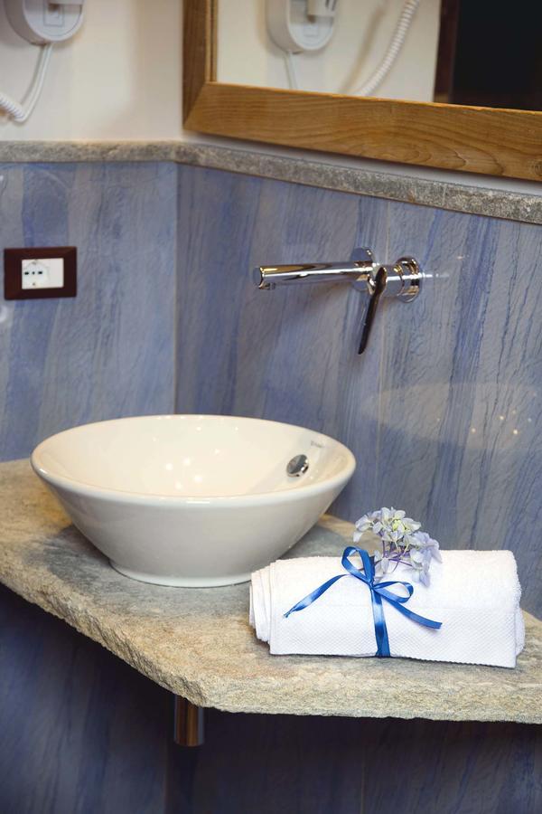 סטרסה Boutique Hotel Elvezia מראה חיצוני תמונה