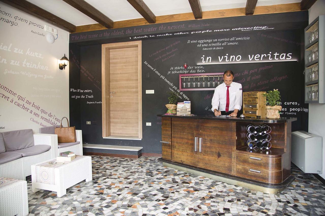 סטרסה Boutique Hotel Elvezia מראה חיצוני תמונה